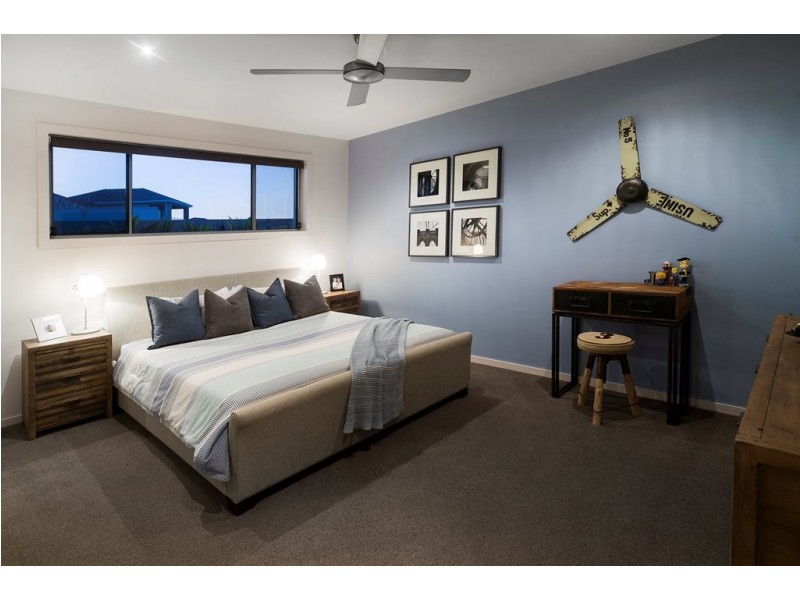 2230 Glengallon Way, Hope Island QLD 4212