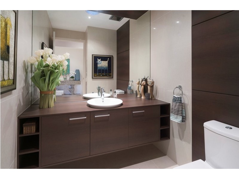 2230 Glengallon Way, Hope Island QLD 4212