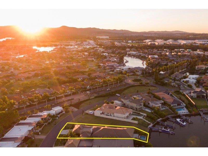 2230 Glengallon Way, Hope Island QLD 4212