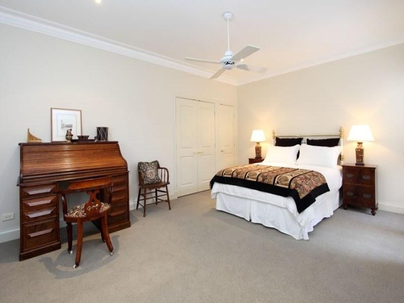 3106 Riverleigh Drive, Hope Island QLD 4212