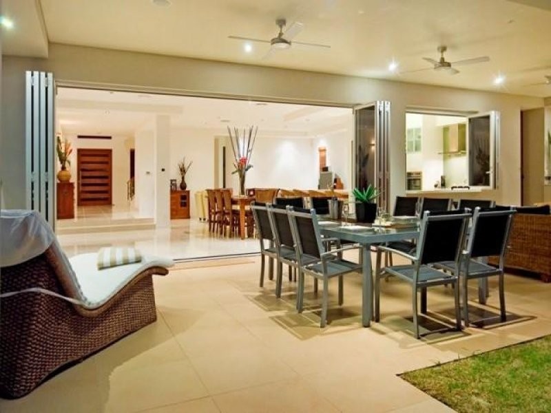 2504 Cressbrook Drive, Hope Island QLD 4212