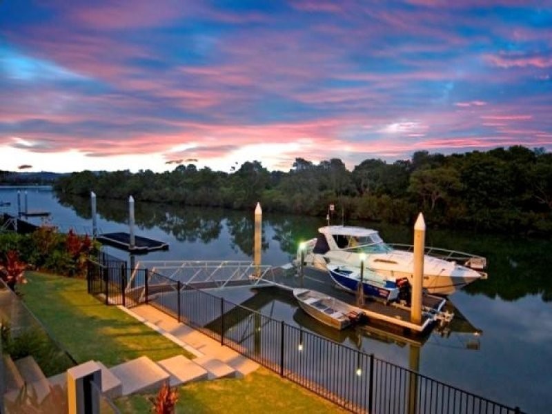 2504 Cressbrook Drive, Hope Island QLD 4212