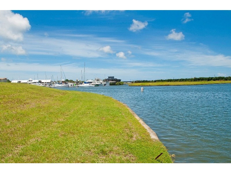 2630 Virginia Drive, Hope Island QLD 4212