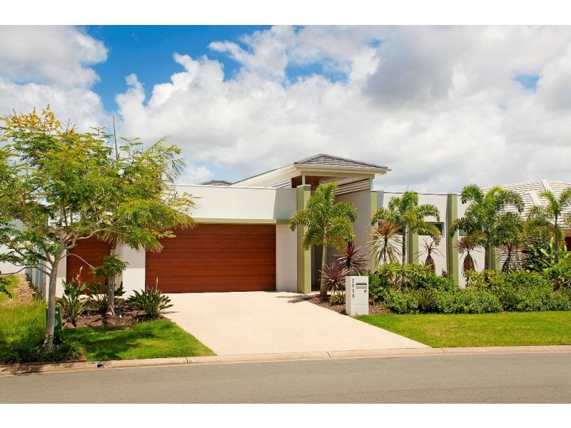 2858 Virginia Drive, Hope Island QLD 4212
