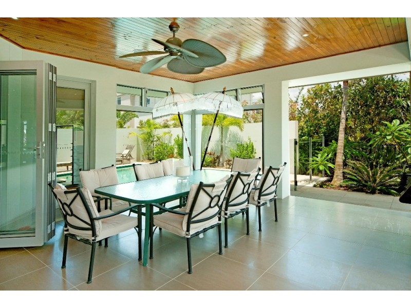 2858 Virginia Drive, Hope Island QLD 4212