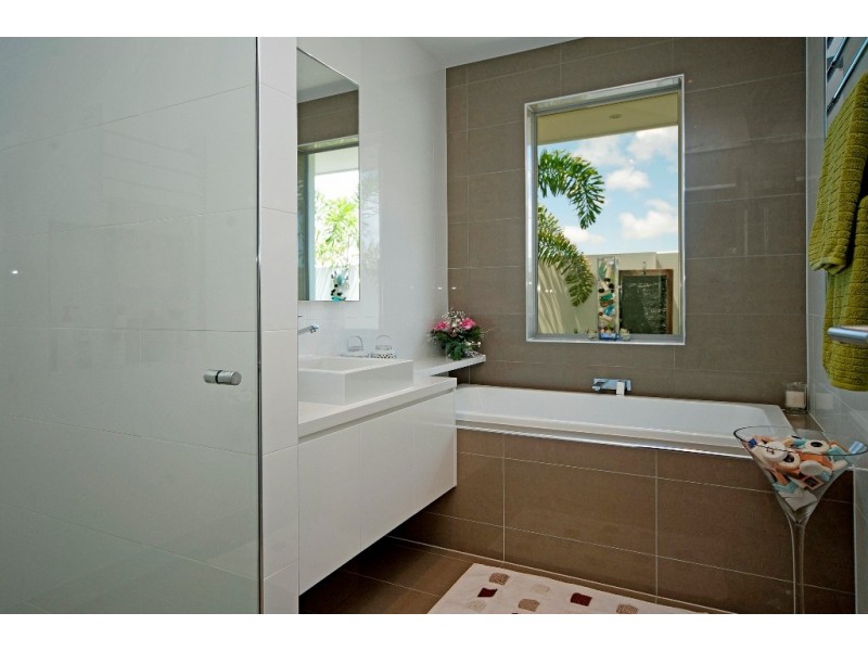 2858 Virginia Drive, Hope Island QLD 4212