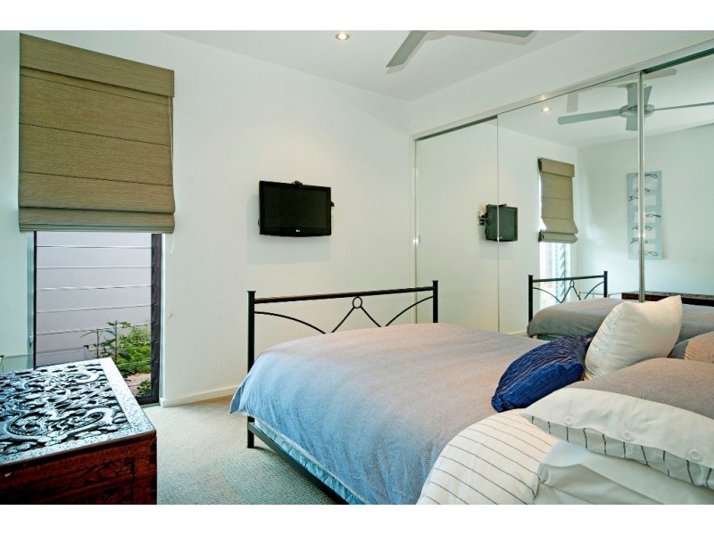 2858 Virginia Drive, Hope Island QLD 4212