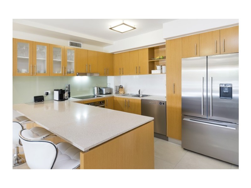 8433 Magnolia Drive East, Hope Island QLD 4212