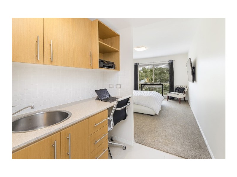 8433 Magnolia Drive East, Hope Island QLD 4212