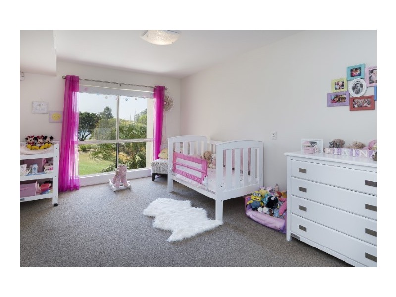 8433 Magnolia Drive East, Hope Island QLD 4212