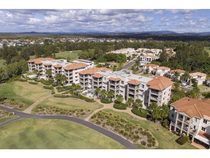 8433 Magnolia Drive East, Hope Island QLD 4212