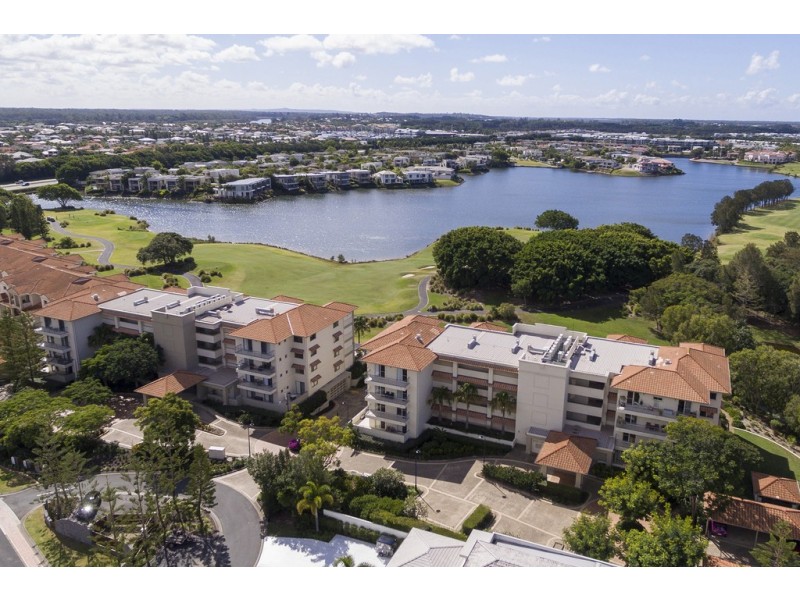 8433 Magnolia Drive East, Hope Island QLD 4212