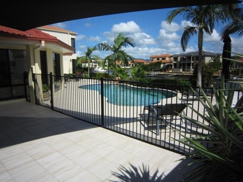 2105 Carlton Close, Hope Island QLD 4212