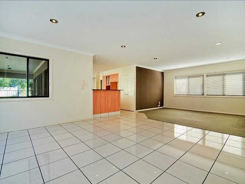 536 Oyster Cove Promenade, Helensvale QLD 4212