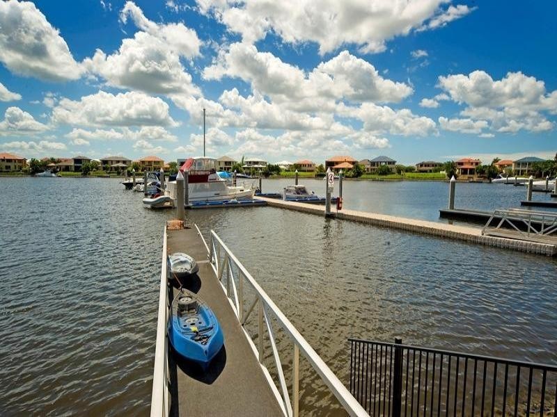 536 Oyster Cove Promenade, Helensvale QLD 4212