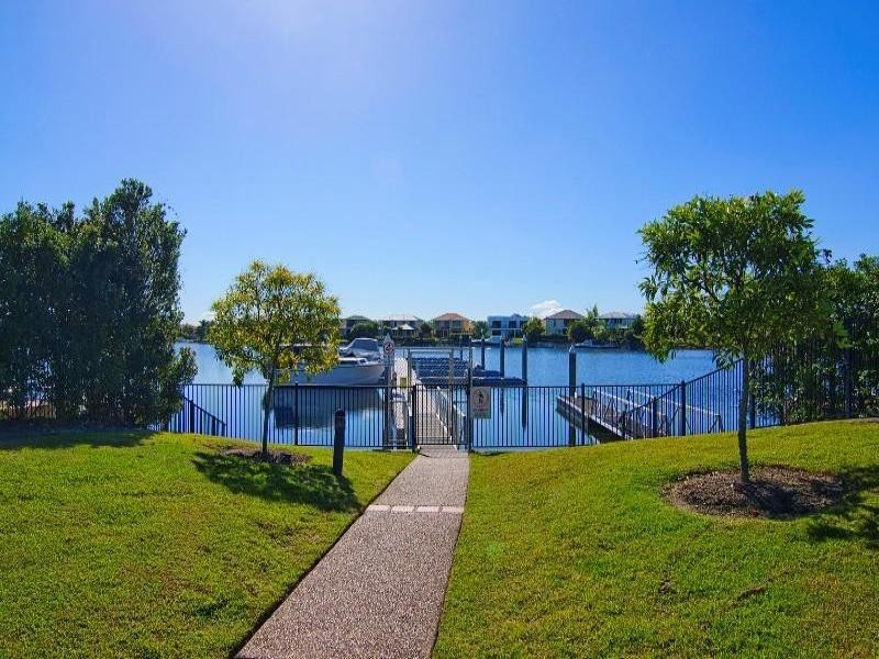 536 Oyster Cove Promenade, Helensvale QLD 4212