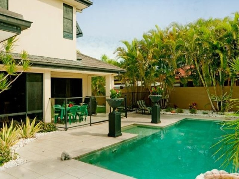 9 Calmwater Crescent, Helensvale QLD 4212