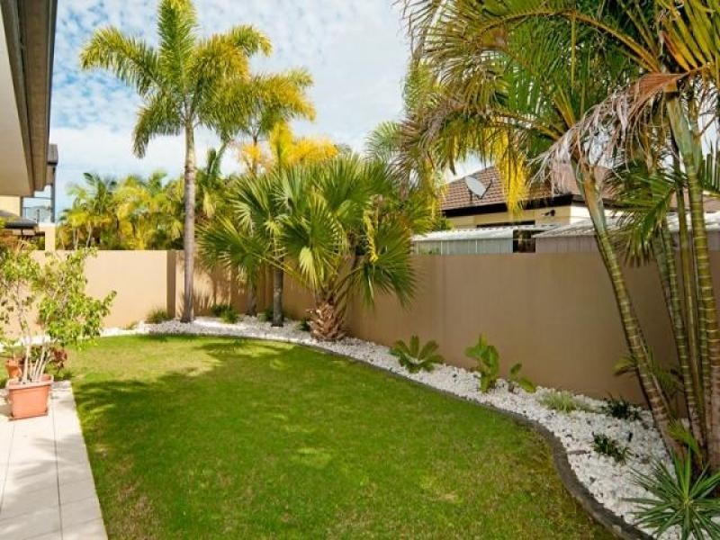 9 Calmwater Crescent, Helensvale QLD 4212