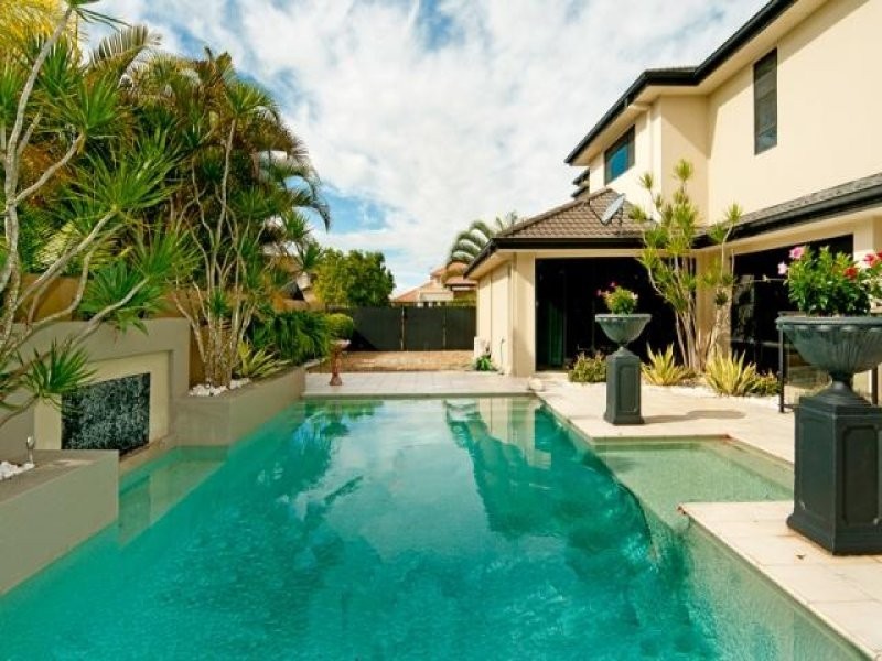 9 Calmwater Crescent, Helensvale QLD 4212