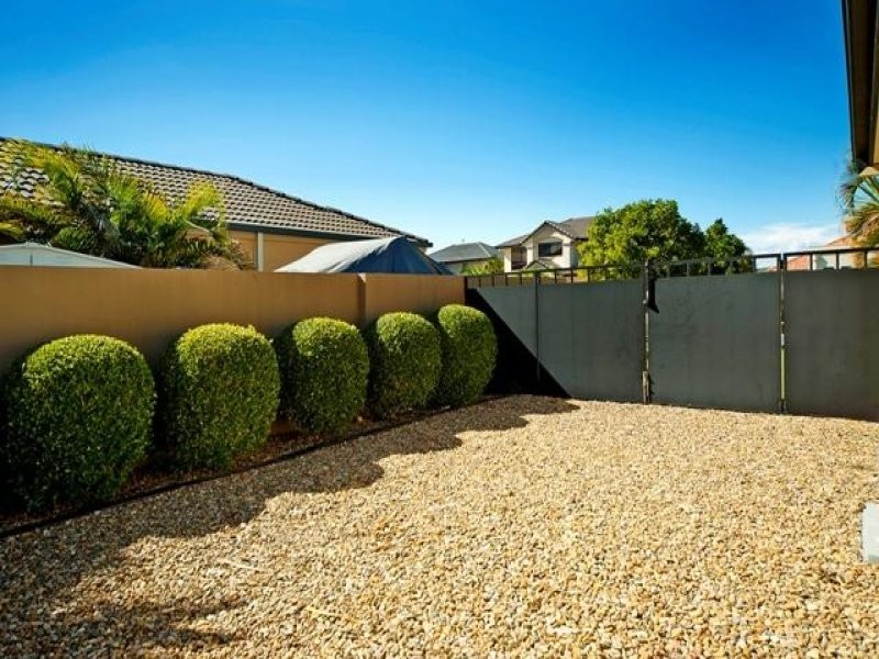 9 Calmwater Crescent, Helensvale QLD 4212