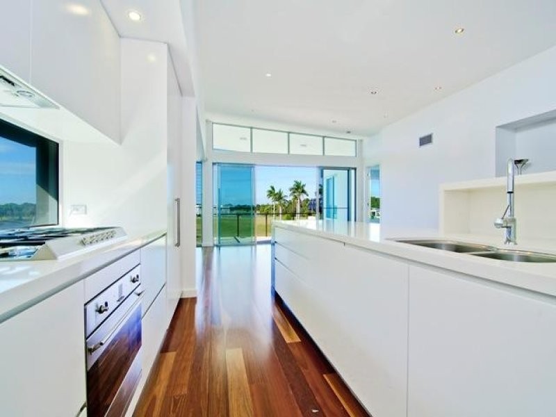 7530 Springfield Drive, Hope Island QLD 4212