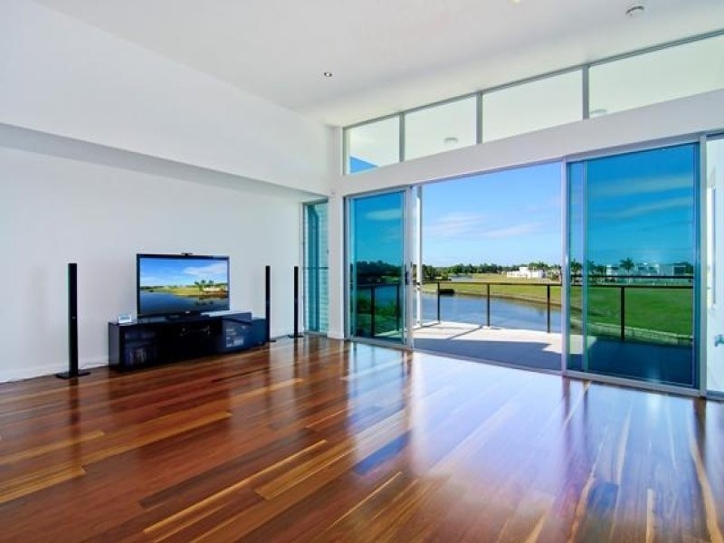 7530 Springfield Drive, Hope Island QLD 4212