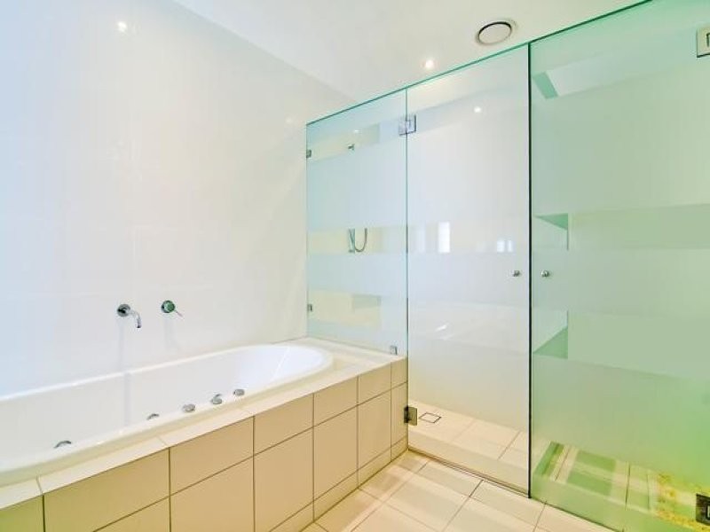 7530 Springfield Drive, Hope Island QLD 4212