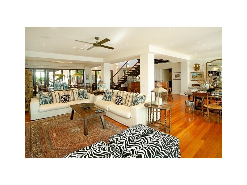 3118 Riverleigh Drive, Hope Island QLD 4212