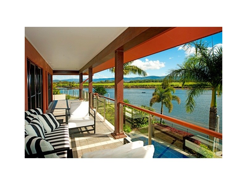 3118 Riverleigh Drive, Hope Island QLD 4212