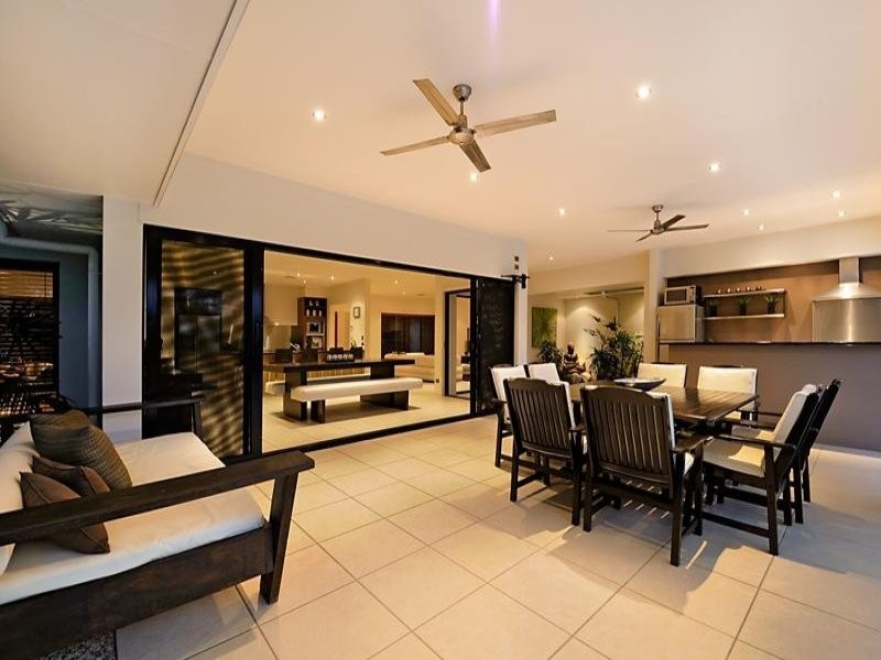 17 Gwydir Court, Riverdowns, Helensvale QLD 4212