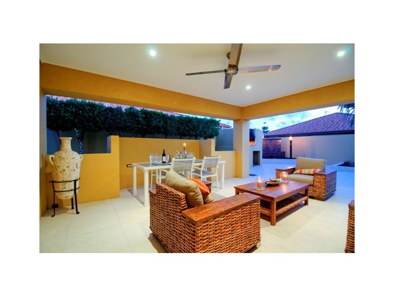 15 Waterside Esplanade, Monterey Keys QLD 4212