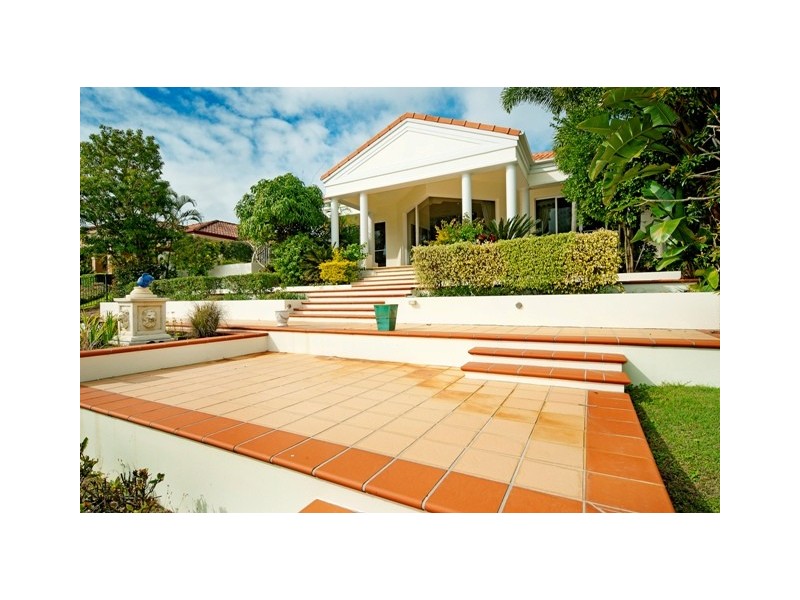 3132 Riverleigh Drive, Hope Island QLD 4212