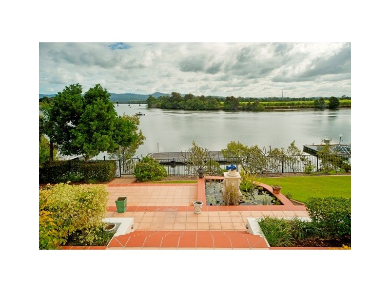 3132 Riverleigh Drive, Hope Island QLD 4212