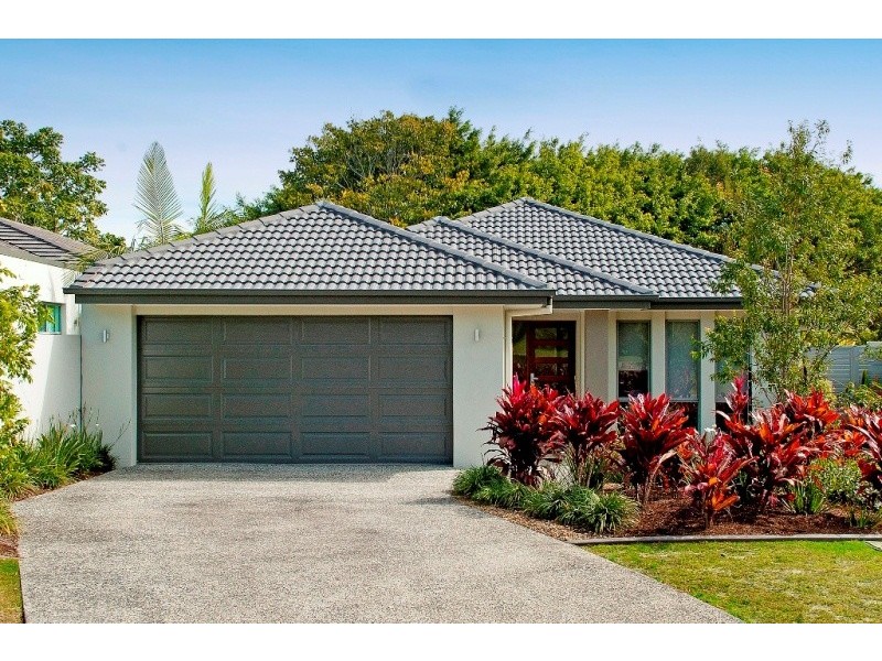 9121 Peter Senior Drive, Hope Island QLD 4212