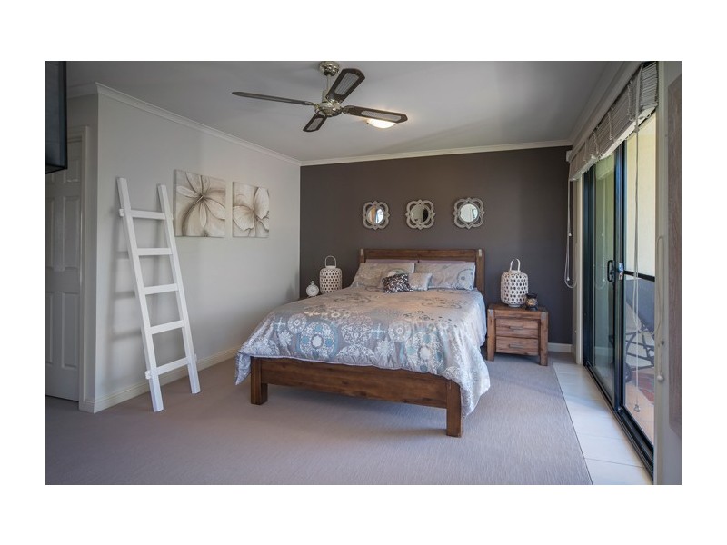 8887 Magnolia Drive East, Hope Island QLD 4212