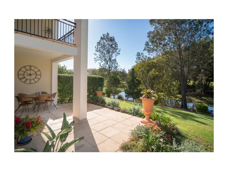 8887 Magnolia Drive East, Hope Island QLD 4212