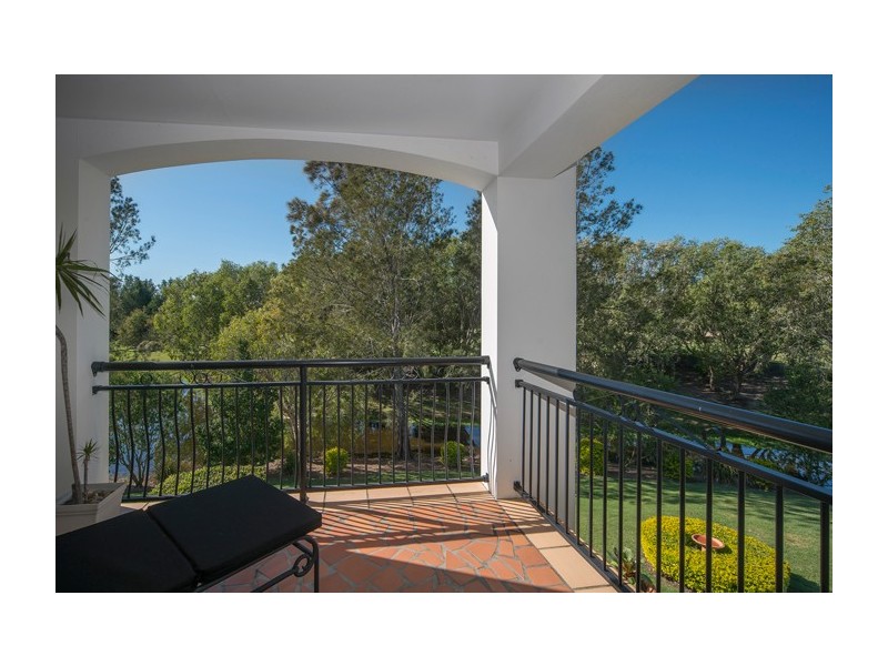 8887 Magnolia Drive East, Hope Island QLD 4212