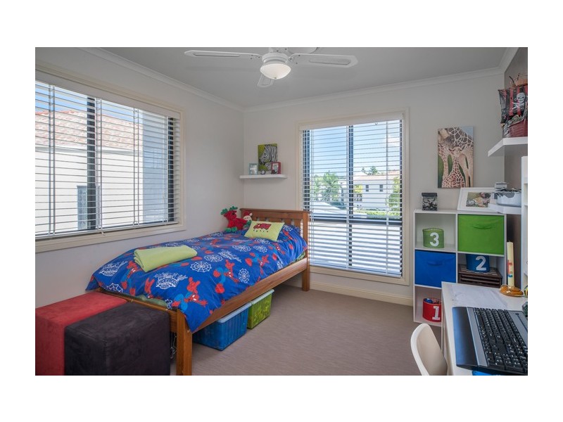 8887 Magnolia Drive East, Hope Island QLD 4212