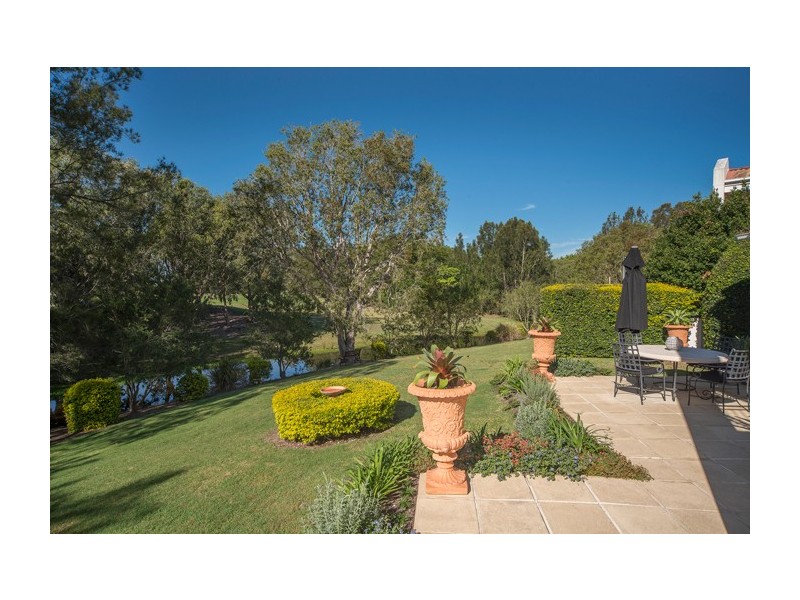 8887 Magnolia Drive East, Hope Island QLD 4212