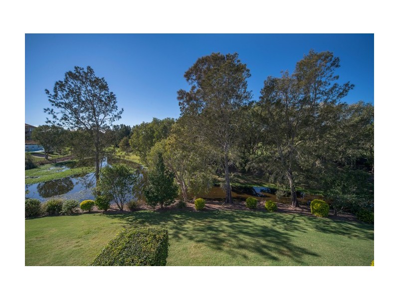 8887 Magnolia Drive East, Hope Island QLD 4212