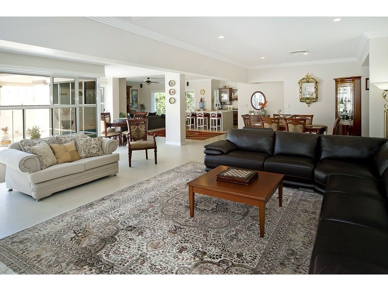 1616 Rosebank Way West, Hope Island QLD 4212
