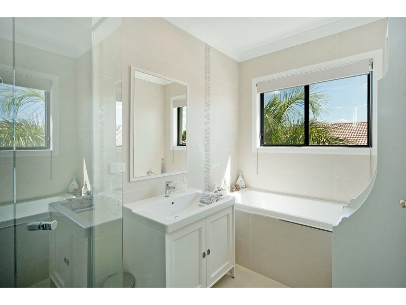 1616 Rosebank Way West, Hope Island QLD 4212