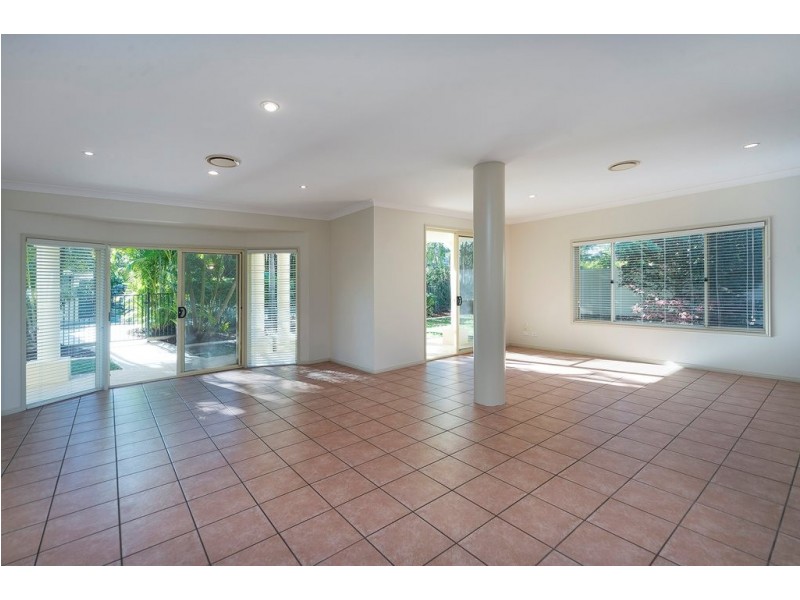 3161 Riverleigh Drive, Hope Island QLD 4212