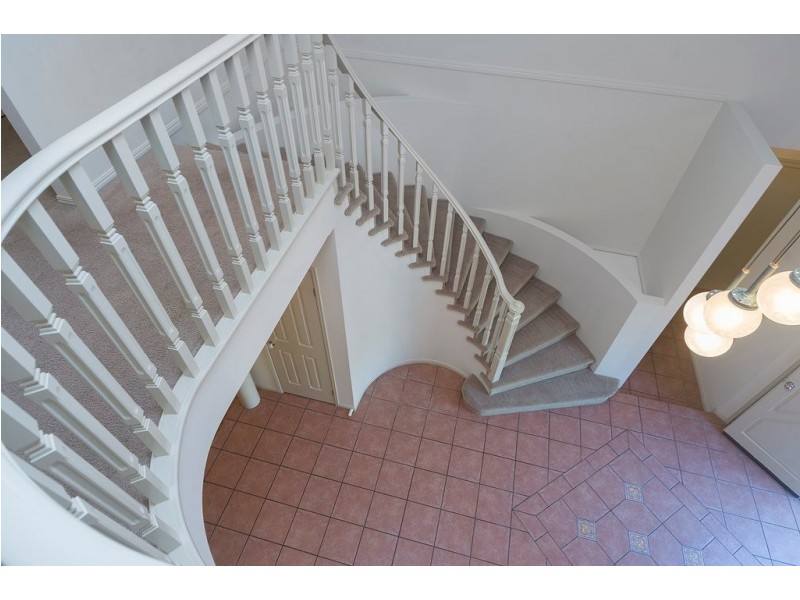 3161 Riverleigh Drive, Hope Island QLD 4212