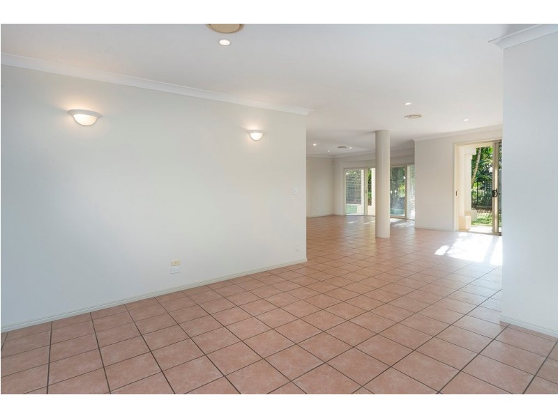 3161 Riverleigh Drive, Hope Island QLD 4212