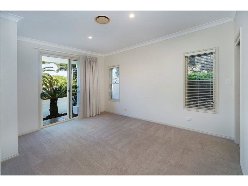 3161 Riverleigh Drive, Hope Island QLD 4212