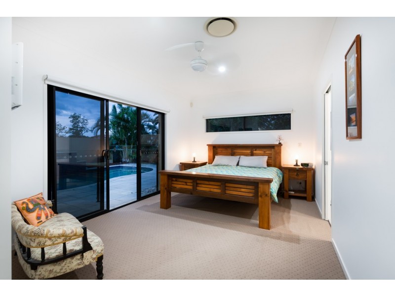 2560 Cressbrook Drive, Hope Island QLD 4212