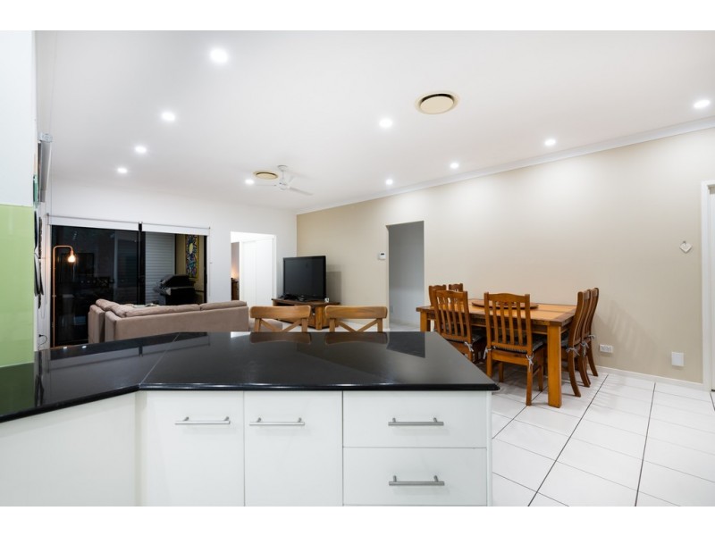 2560 Cressbrook Drive, Hope Island QLD 4212