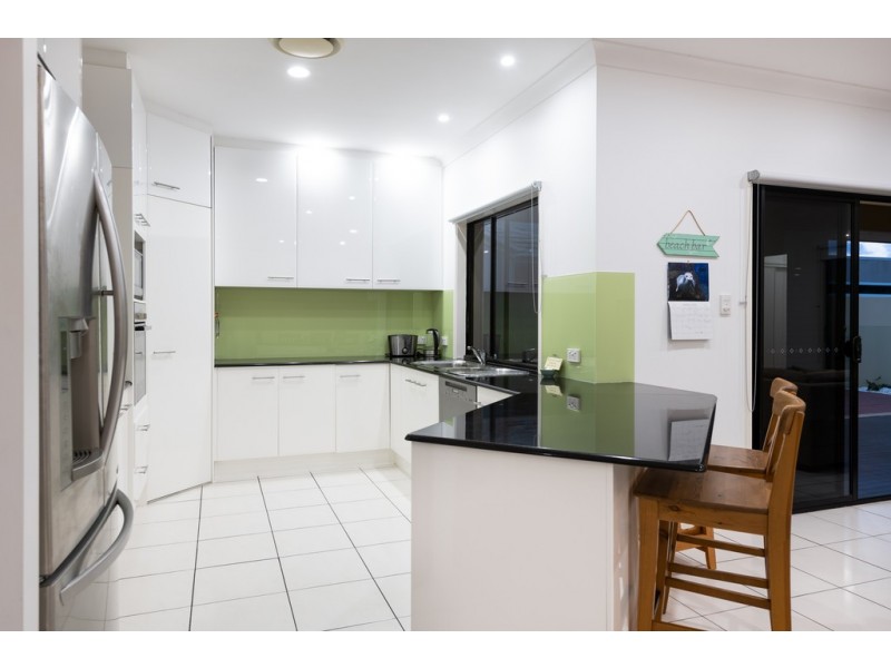 2560 Cressbrook Drive, Hope Island QLD 4212