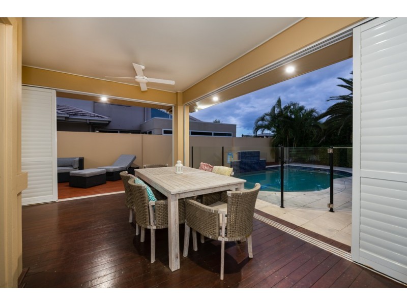 2560 Cressbrook Drive, Hope Island QLD 4212